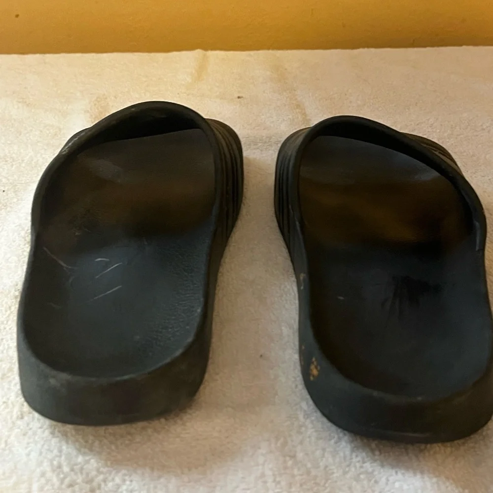 Men’s Imperfection Sandals Sz Large (9-10)